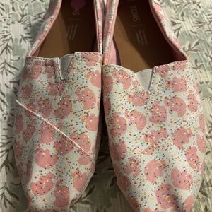 Toms Pink and White Moccasins